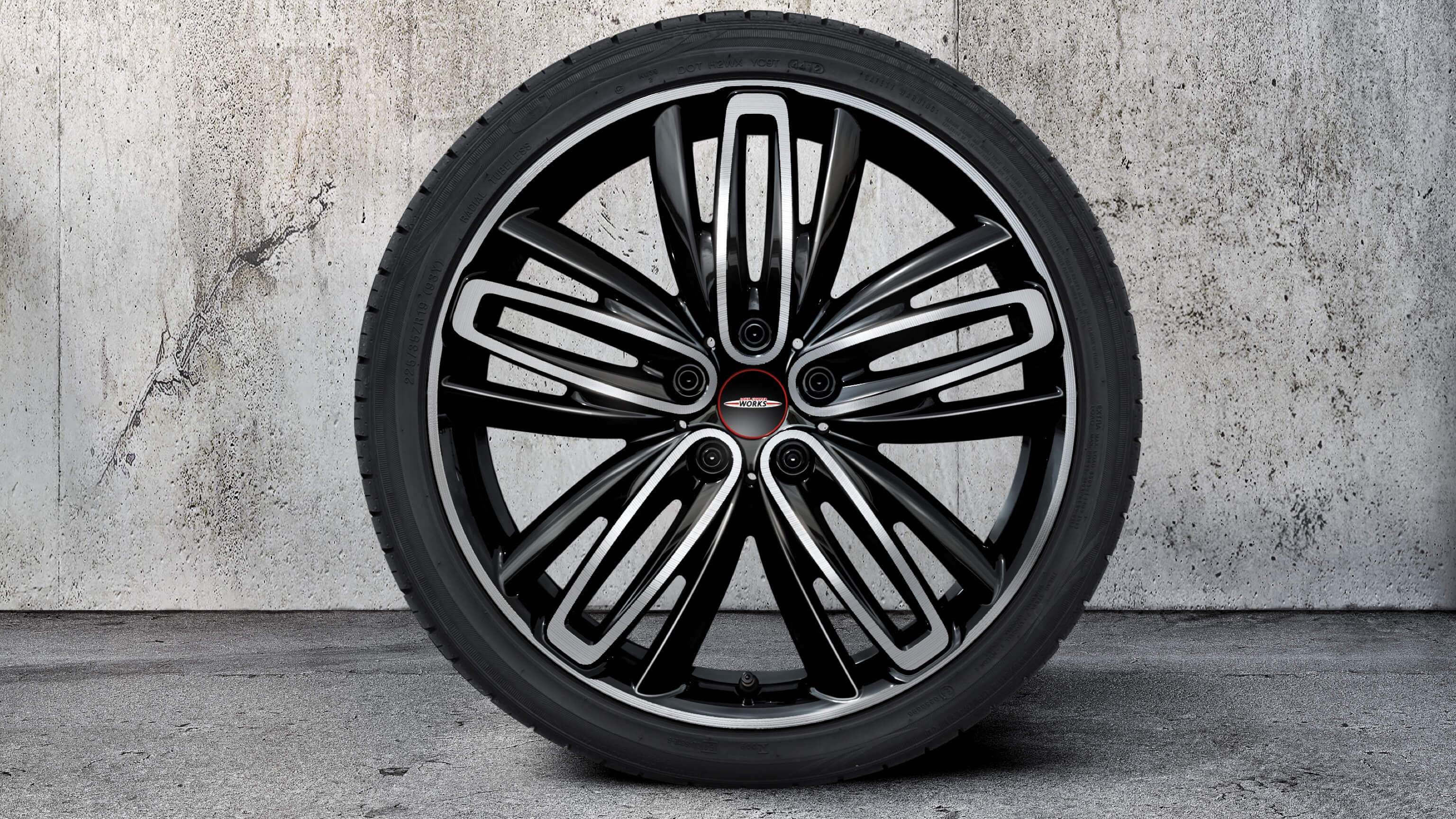 MINI John Cooper Works – 19" диски – двокольорові radial spoke MINI John Cooper Works – 19" диски – двокольорові radial spoke
